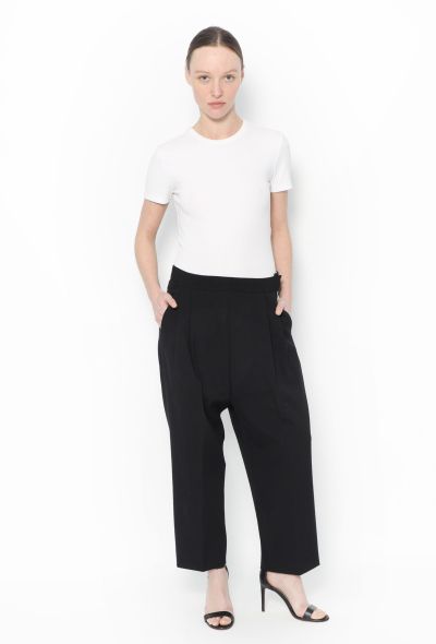                             Pleated Crêpe Cropped Trousers - 1