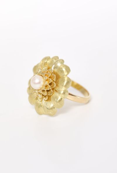 Vintage Fine Jewelry 18k Yellow Gold & Pearl Dahlia Ring - 2 Vintage Fine Jewelry 18k Yellow Gold & Pearl Dahlia Ring - 2