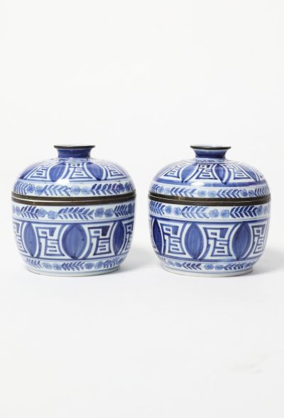                             Antique Porcelain Chinoiserie Pots - 1