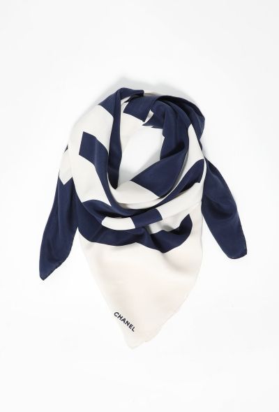 Chanel 2022 Bicolor Silk ‘CC’ Scarf - 2