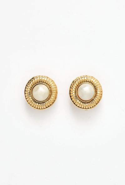                             Vintage Pearl Clip-on Earrings - 1