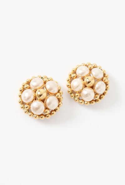 Chanel 1986 Castellane Pearl Cluster Clip Earrings - 2 Chanel 1986 Castellane Pearl Cluster Clip Earrings - 2