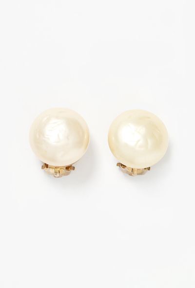 Chanel Rare 1960s Bourgeois Pearl Clip Earrings - 1 Chanel Rare 1960s Bourgeois Pearl Clip Earrings - 1