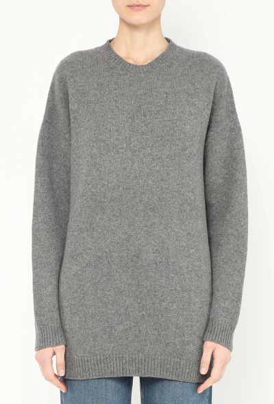 Valentino Pre-Fall 2023 Cashmere Sweater - 1 Valentino Pre-Fall 2023 Cashmere Sweater - 1