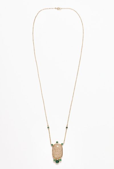 Modern Fine Jewelry 18k Yellow Gold, Fossilised Palm & Emerald Necklace - 2 Modern Fine Jewelry 18k Yellow Gold, Fossilised Palm & Emerald Necklace - 2
