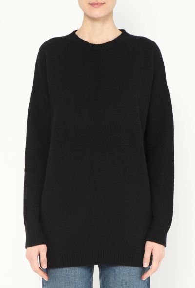 Valentino Pre-Fall 2023 Cashmere Sweater - 1 Valentino Pre-Fall 2023 Cashmere Sweater - 1