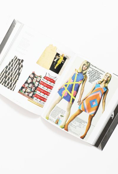                             Sixties Fashion' Book - 2