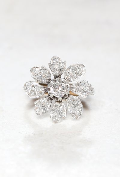                             18k Gold, Silver & Diamond Flower Ring - 1