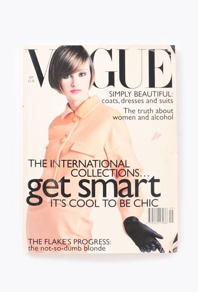 VOGUE UK 1995 Trish Goff Versace Cover Issue - 1 VOGUE UK 1995 Trish Goff Versace Cover Issue - 1