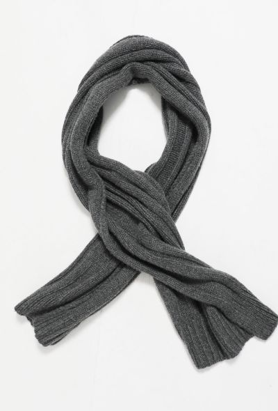                                         Ribbed Cashmere Knit Scarf-2