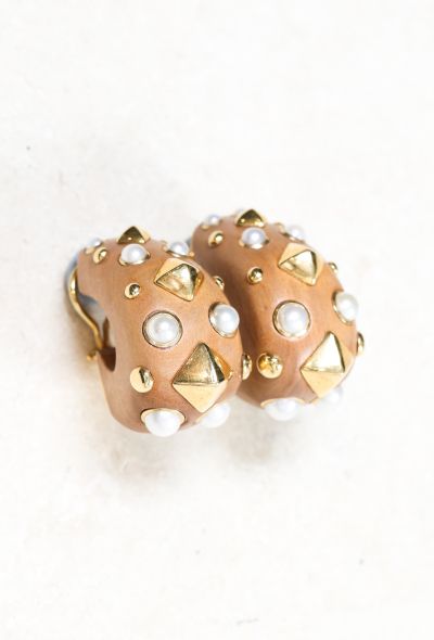                             Trianon 18k Gold, Wood & Pearl Clip Earrings - 2
