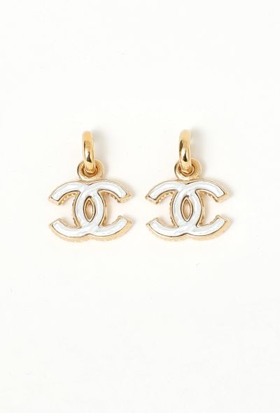 Chanel 2022 Hammered 'CC' Earrings - 1