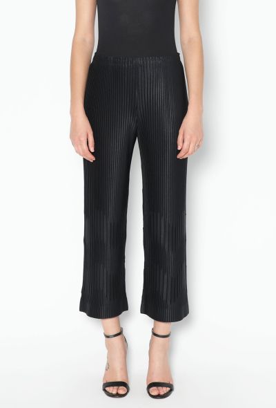 Issey Miyake Classic Pleated Cropped Pants - 2