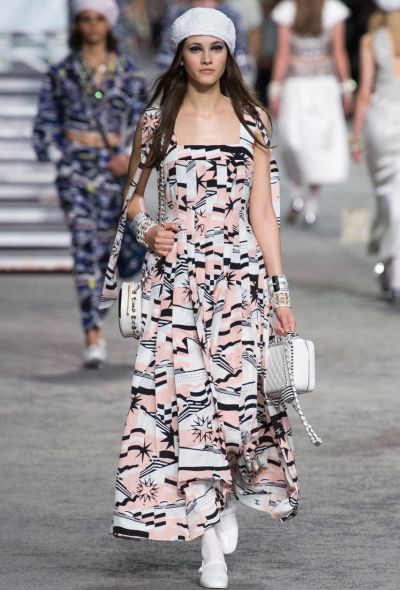Chanel Resort 2019 Mini Vanity Bag - 2 Chanel Resort 2019 Mini Vanity Bag - 2