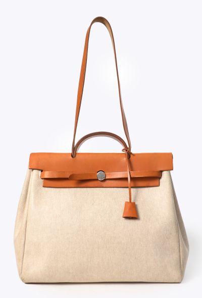 Hermès Vintage Toile & Vache Hunter 'Évolutionnaire' MM Herbag - 1