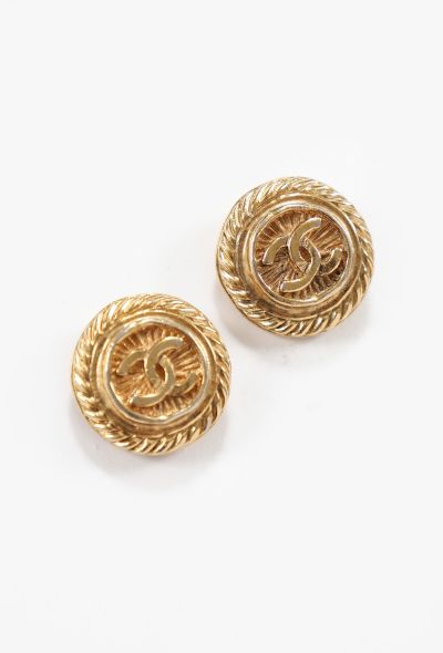 Chanel Early '80s Embossed 'CC' Clip Earrings - 1
