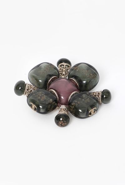 Chanel Gripoix Sculpted Pendant Brooch - 2