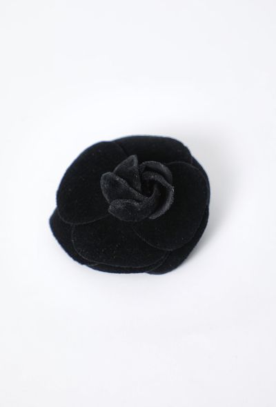 Chanel Sculpted Velvet Camélia Brooch - 1