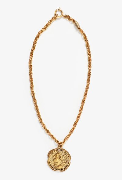                                         Vintage Medaillon Chainlink Necklace-1