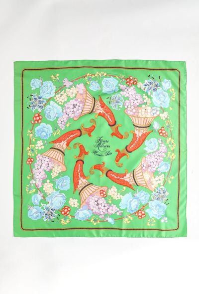 Hermès 1981 'Fleurs et Raisins' 90cm Silk Carré - 2 Hermès 1981 'Fleurs et Raisins' 90cm Silk Carré - 2