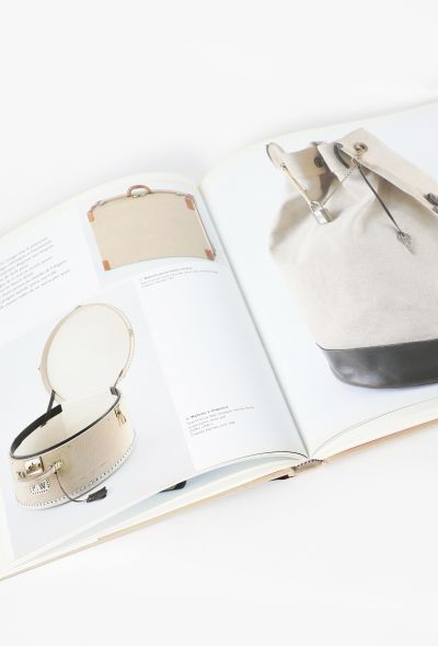 Hermès La Beauté en Voyage Book - 2 Hermès La Beauté en Voyage Book - 2