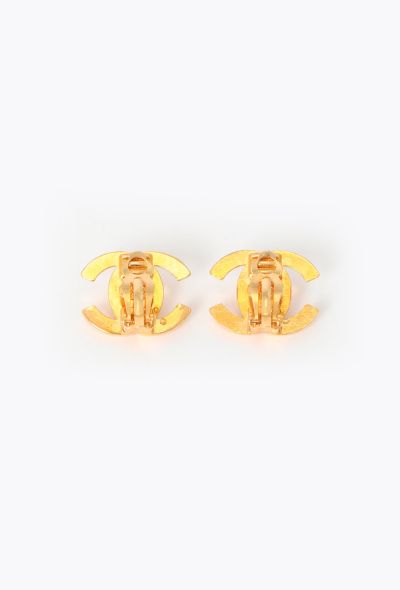 Chanel 1995 'CC' Clip Earrings - 2 Chanel 1995 'CC' Clip Earrings - 2