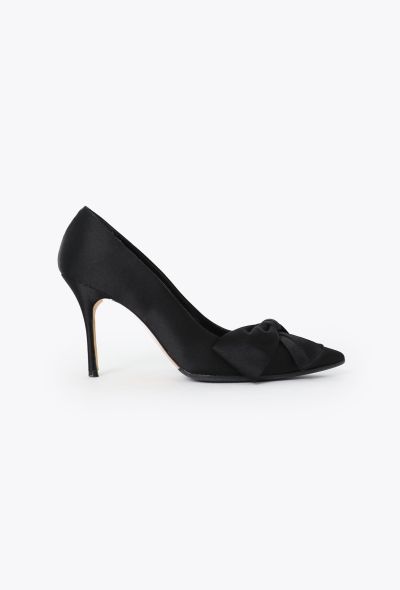 Manolo Blahnik Beccara Satin Bow Pumps - 1