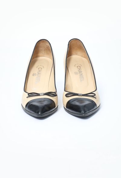                             Classic Two-Tone Bow Pumps - 2
