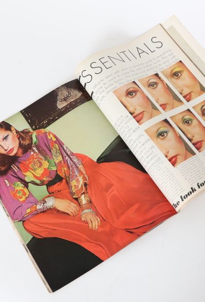 VOGUE Rare US 1972 Richard Avedon Set - 2 VOGUE Rare US 1972 Richard Avedon Set - 2