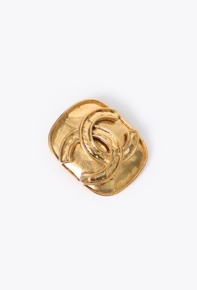 Chanel 1994 'CC' Plaque Brooch - 2 Chanel 1994 'CC' Plaque Brooch - 2