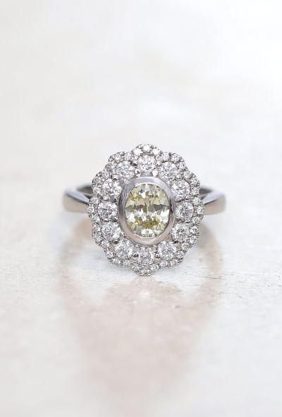 Vintage & Antique Stunning Floral 18k White Gold & Diamond Ring - 2