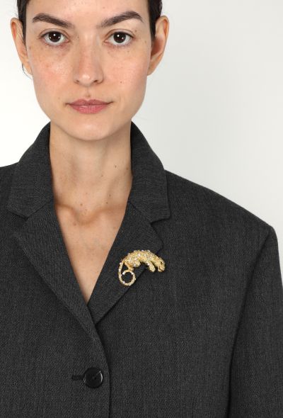 Modern Fine Jewelry 18k Yellow Gold, Diamond & Emerald Panthère  Brooch - 2 Modern Fine Jewelry 18k Yellow Gold, Diamond & Emerald Panthère  Brooch - 2