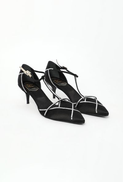 Roger Vivier Embellished Satin Pumps - 2 Roger Vivier Embellished Satin Pumps - 2