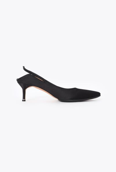 Manolo Blahnik S/S 2017 x Vetements Kitten Heels - 1 Manolo Blahnik S/S 2017 x Vetements Kitten Heels - 1