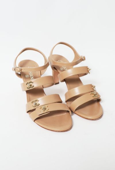                                         Turnlock &#039;CC&#039; Leather Sandals-2