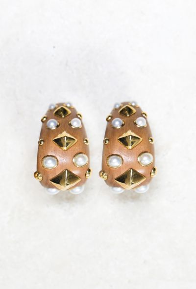                             Trianon 18k Gold, Wood & Pearl Clip Earrings - 1