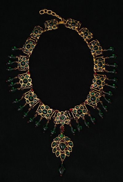 Chanel COUTURE Late 1960s Gripoix Camélia Necklace - 1 Chanel COUTURE Late 1960s Gripoix Camélia Necklace - 1