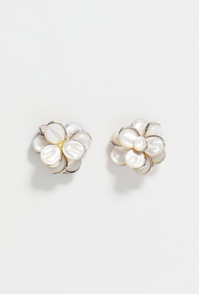                             Silver Mother-of-Pearl Camélia Earrings - 1