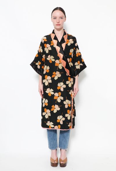                             Traditional Floral Silk Kimono - 1