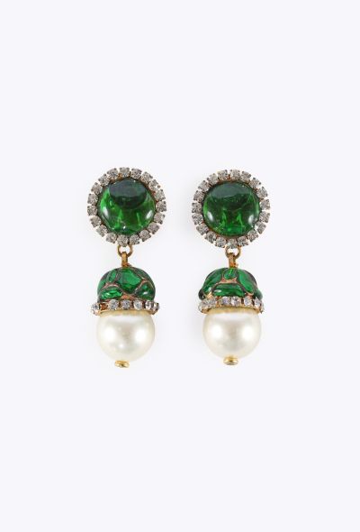 Chanel Cabochon Strass Trim Clip Earrings, 1980s - 1
