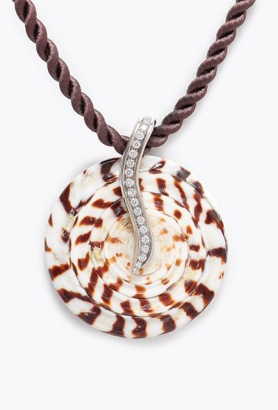 Modern Fine Jewelry Neuhaus 18k White Gold, Diamond & Shell Necklace - 2 Modern Fine Jewelry Neuhaus 18k White Gold, Diamond & Shell Necklace - 2