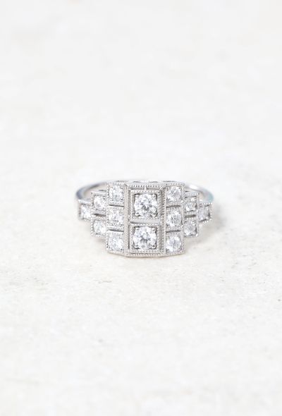                             Contemporary 18k Gold & Diamond Ring - 1