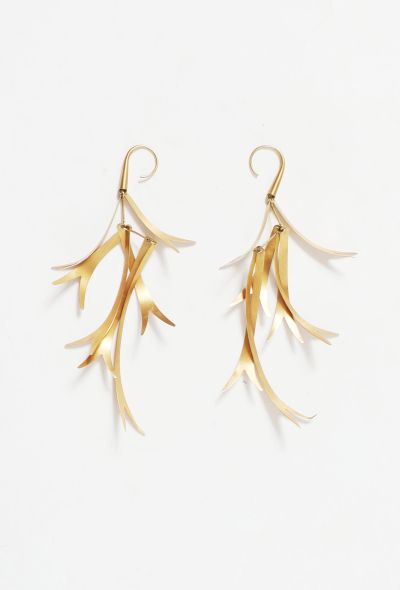                             18k Yellow Gold Leaf Pendant Earrings - 1