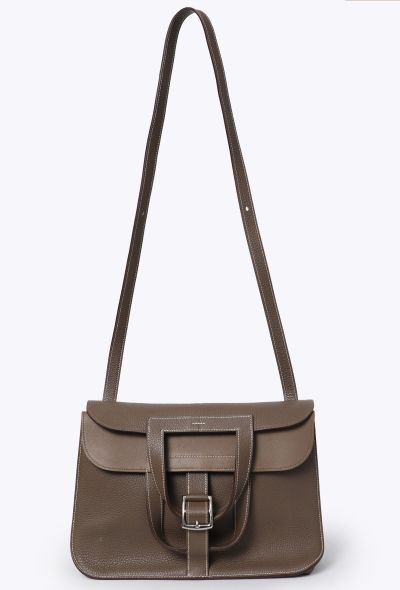 Hermès Étoupe Taurillon Clémence Halzan 31 - 2 Hermès Étoupe Taurillon Clémence Halzan 31 - 2