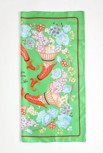 Hermès 1981 'Fleurs et Raisins' 90cm Silk Carré - 1 Hermès 1981 'Fleurs et Raisins' 90cm Silk Carré - 1
