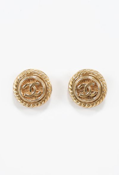 Chanel Early '80s Embossed 'CC' Clip Earrings - 2