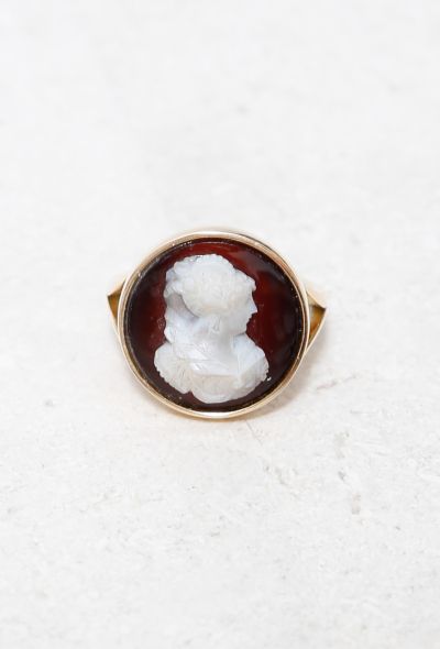                             Antique 18K Yellow Gold Cameo Ring - 1