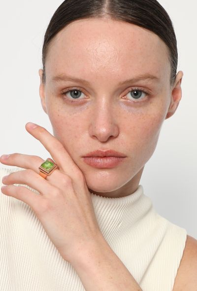 Vintage Fine Jewelry 18k Yellow Gold & Peridot Signet Ring - 2 Vintage Fine Jewelry 18k Yellow Gold & Peridot Signet Ring - 2