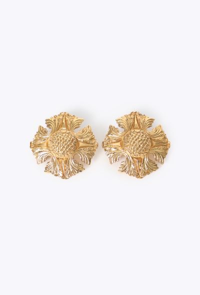 Chanel '80s Castellane Floral Sculpted Clip Earrings - 2