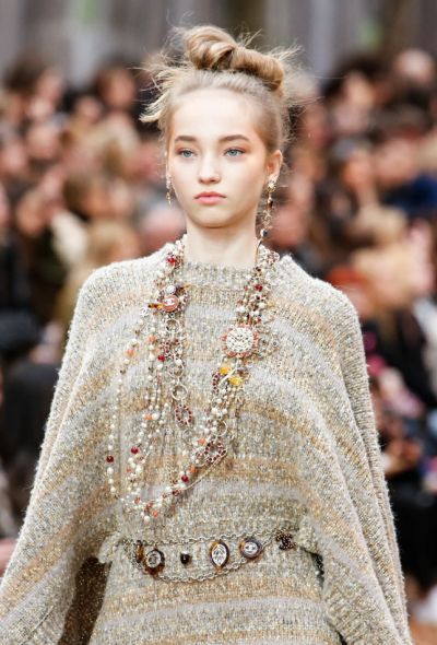 Chanel F/W 2018 Gripoix Chain Drop Earrings - 2